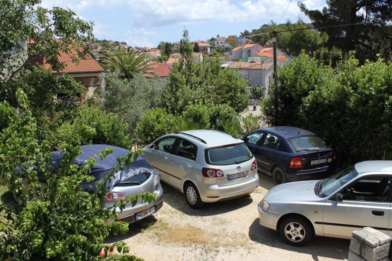 Apartments And Rooms With Parking Space Mali Lošinj Kültér fotó