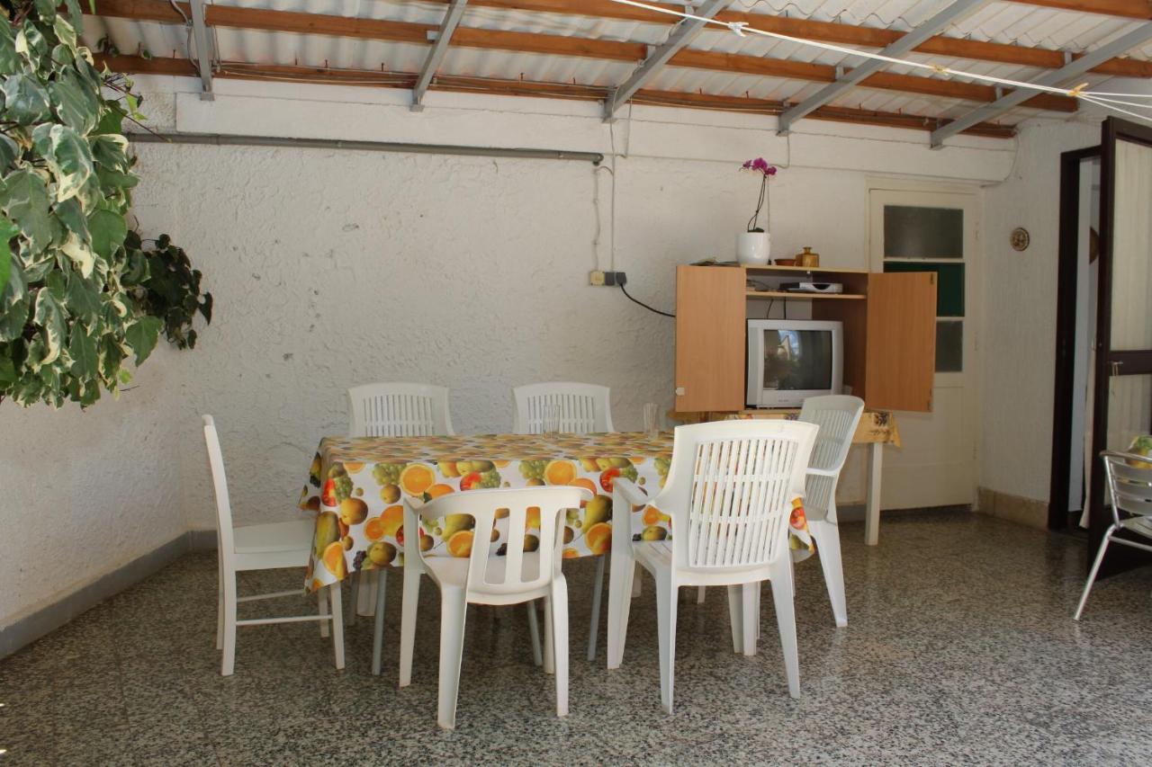 Apartments And Rooms With Parking Space Mali Lošinj Kültér fotó